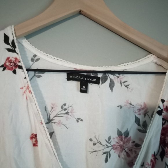 Floral Romper - Picture 2 of 3